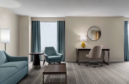 Norfolk - Virginia Beach Hotel | Doubletree by Hilton Hotel Norfolk Airport