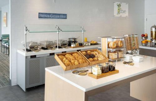 West Little River Hotel | DoubleTree by Hilton Miami North I-95