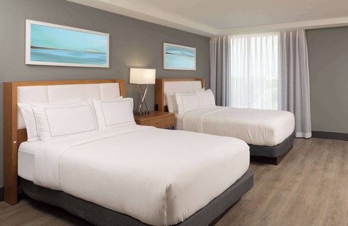 West Little River Hotel | DoubleTree by Hilton Miami North I-95