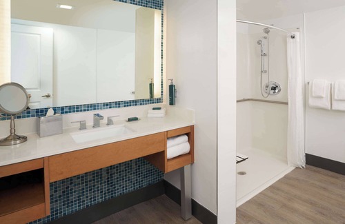 West Little River Hotel | DoubleTree by Hilton Miami North I-95