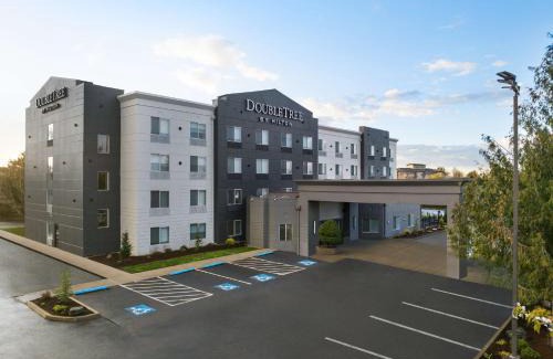 Salem Hotel | DoubleTree by Hilton North Salem