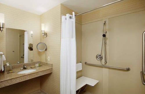 Sandston Hotel | DoubleTree by Hilton Richmond Airport