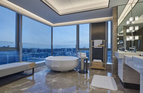 Bao'an Hotel | DoubleTree by Hilton Shenzhen Airport