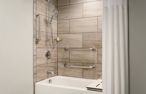 St. Paul Hotel | DoubleTree by Hilton St. Paul East
