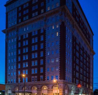 Utica Hotel | DoubleTree by Hilton Utica