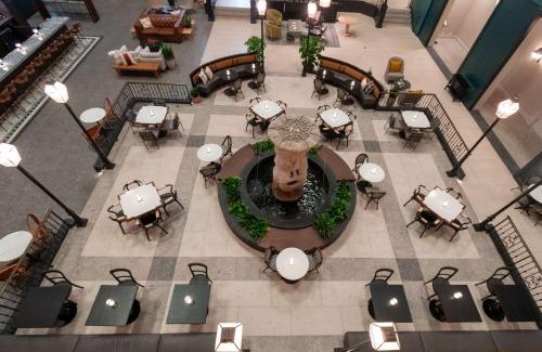 Lexington Hotel | DoubleTree Suites by Hilton Lexington