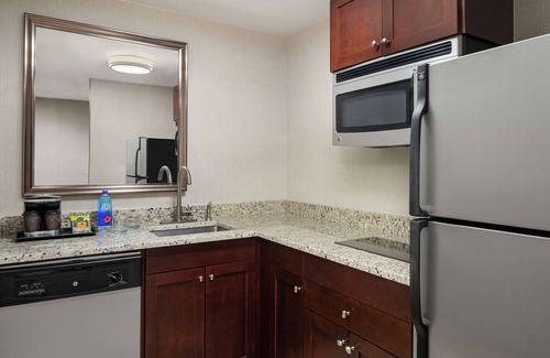 Barclay Downs Hotel | DoubleTree Suites by Hilton Charlotte - SouthPark