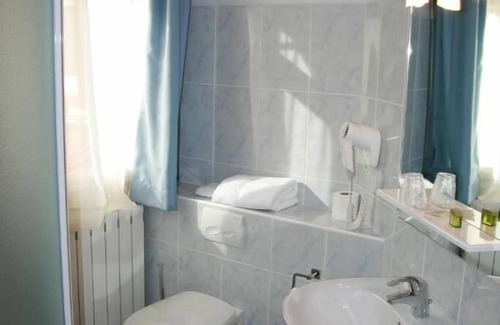 Charette Hotel | Doubs Rivage