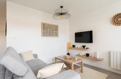 Jonage Apartment | Douceur de Vivre Urbaine Jonage GROUPAMA STADIUM - ARENA - LYON AEROPORT SAINT EXUPERY - EUREXPO