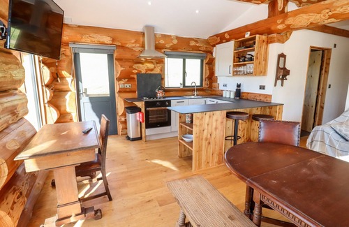 Upper Sapey Cottage | Douglas Cabin