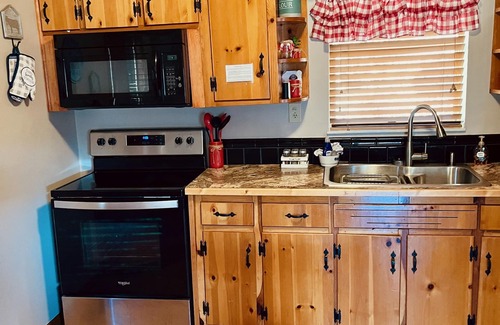 Sevierville House | Douglas Lake Sevierville Tennessee. Lake Front Cabin. A Lake Escape