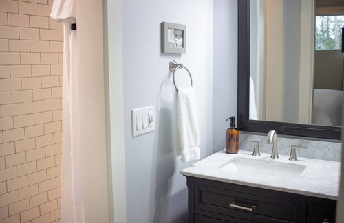 McMinnville Apartment | Douglas on Third Corner Suite-Adorable Apartment on 3rd St. McMinnville #14