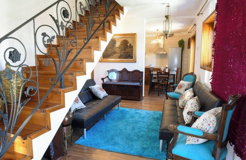 Torre de Moncorvo Cottage | Douro Valley 4 Bedroom Country House with stunning pool