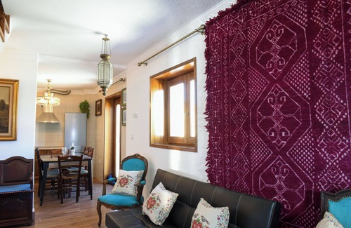 Torre de Moncorvo Cottage | Douro Valley 4 Bedroom Country House with stunning pool