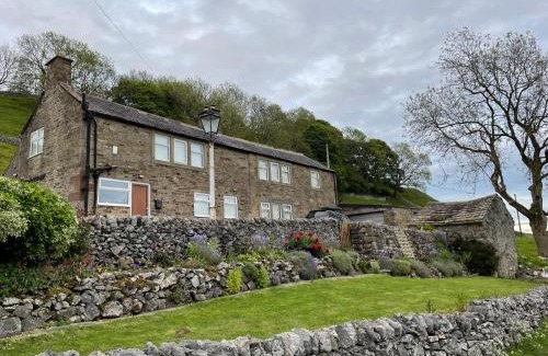 Crowdecote House | Dove Cottage - Stay at Gwens