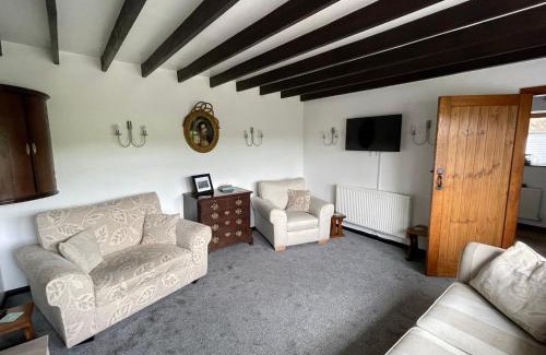 Crowdecote House | Dove Cottage - Stay at Gwens