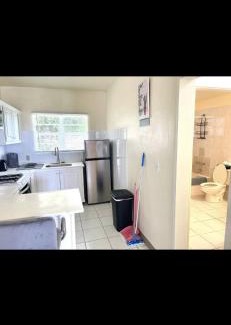 Runaway Bay Hotel | Dove Cove Comfort Suites