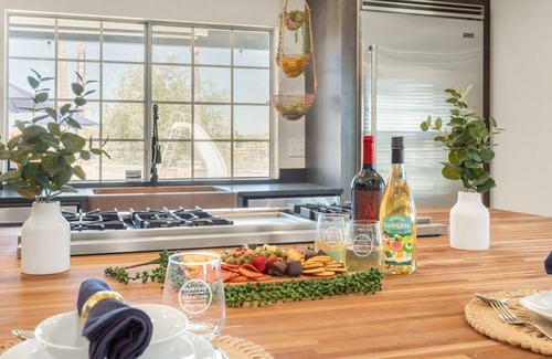 Murrieta House | Dove Creek Retreat - Resort Style Home, Saltwater Pool/Jacuzzi, Highspeed Wi-Fi