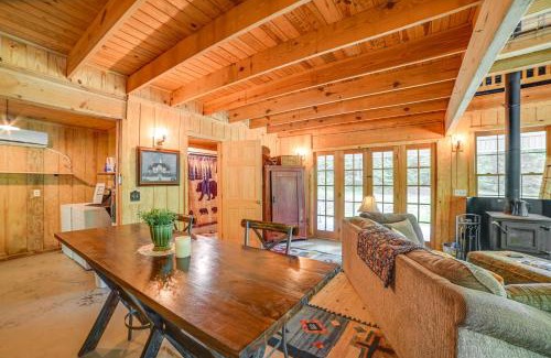 Dover Apartment | Dover Vacation Rental with Hot Tub and Horse Pastures