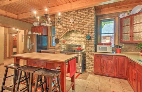 Douglas County Cottage | Dowling Lakefront Lodge: Dock, Game Room, Firepit, Fireplace