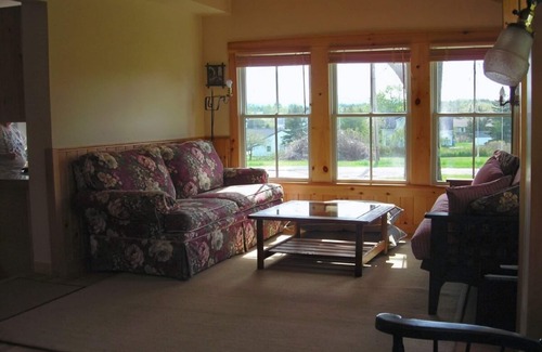 Winter Harbor Cottage | Down East Maine modern, well equipped cottage in heart of coastal Winter Harbor