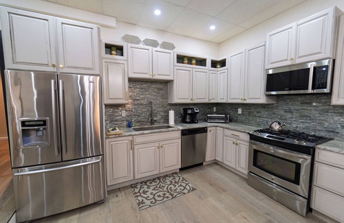 Grove City Apartment | Down Town Fancy Fancy Upscale 2 Bedroom Loft