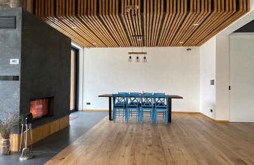 Zazriva Villa | Downhills Residence