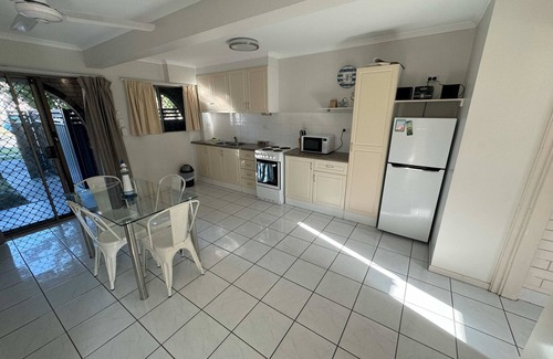 Hervey Bay House | Downstairs villa minutes to the beach