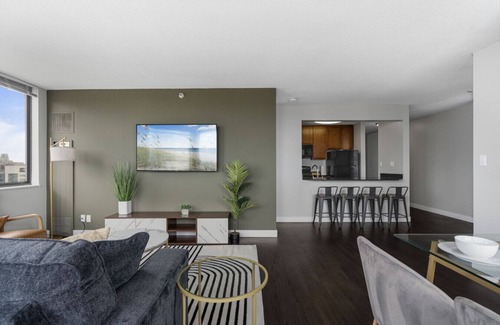 Downtown Minneapolis Apartment | Downtown 2bd Sky Lounge Pool Gym 1811