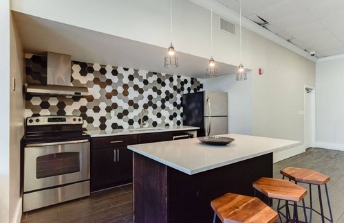Downtown Minneapolis Apartment | Downtown 2bd Sky Lounge Pool Gym P 1912