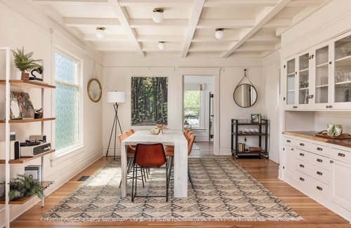 McMinnville House | Downtown 5 BR/5 BA with Outdoor Dining & Fire Pit