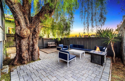 Golden Hill House | Downtown Access Safe & Modern Golden Hill Stay