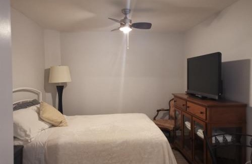 Ottawa Division Apartment | Downtown Apartment