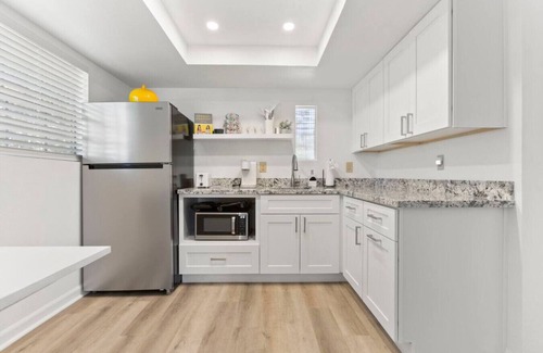 Maple-Ash Apartment | Downtown APT w/King Bed-1 Block to Mill Ave/ASU