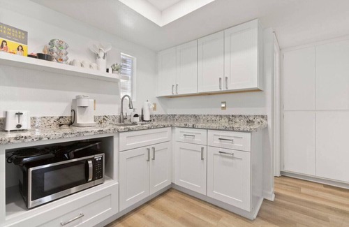 Maple-Ash Apartment | Downtown APT w/King Bed-1 Block to Mill Ave/ASU
