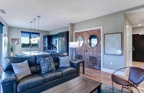 East End - Valley Street Apartment | Downtown Asheville Large Enclosed Balcony