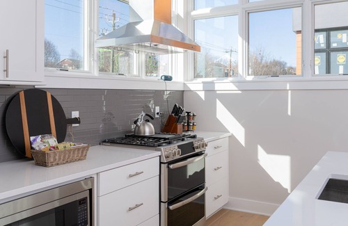 Downtown Asheville House | Downtown Asheville- Rooftop Entertaining!