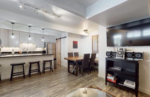 Downtown Apartment | Downtown Beauty