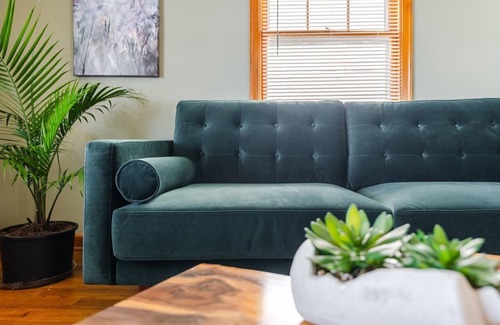 Riverview House | Downtown Bungalow | Fully Updated | Best KC Views