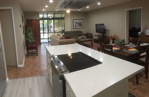 Downtown Sacramento Condo | Downtown Condo, Tennis Courts and Pool