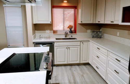 Downtown Sacramento Condo | Downtown Condo, Tennis Courts and Pool