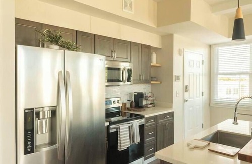 Old West Broad Neighborhood Apartment | Downtown, contemporary, 2 bedroom, Roof Terrace! 3B