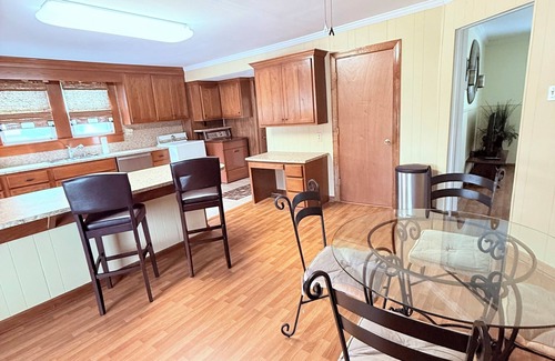 Mooresville House | Downtown Convenience near Lake Norman
