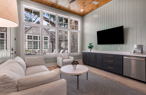 Fairhope Cottage | Downtown Cottage Hideaway Suite C