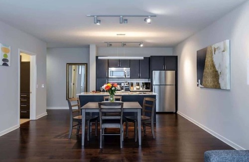Downtown Dallas Apartment | Downtown Dallas CozySuites with gym #2