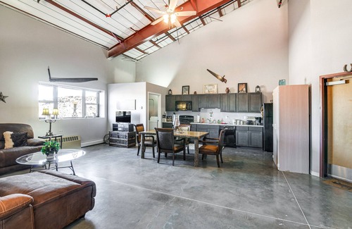 Del Norte Apartment | Downtown Del Norte Apartment: Ski, Hike & Shop!