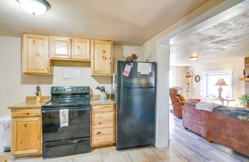 Del Norte House | Downtown Del Norte Home Near Hiking & Fishing!