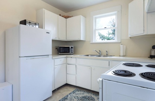 Hood River House | Downtown, Dog Friendly, Hood River Cottage, Great location!