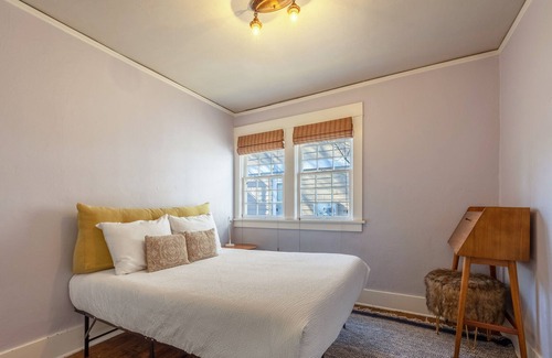 Hood River House | Downtown, Dog Friendly, Hood River Cottage, Great location!