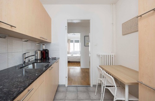Oerlikon Apartment | Downtown Dream: 3.5BR with Balcony and Style BA42